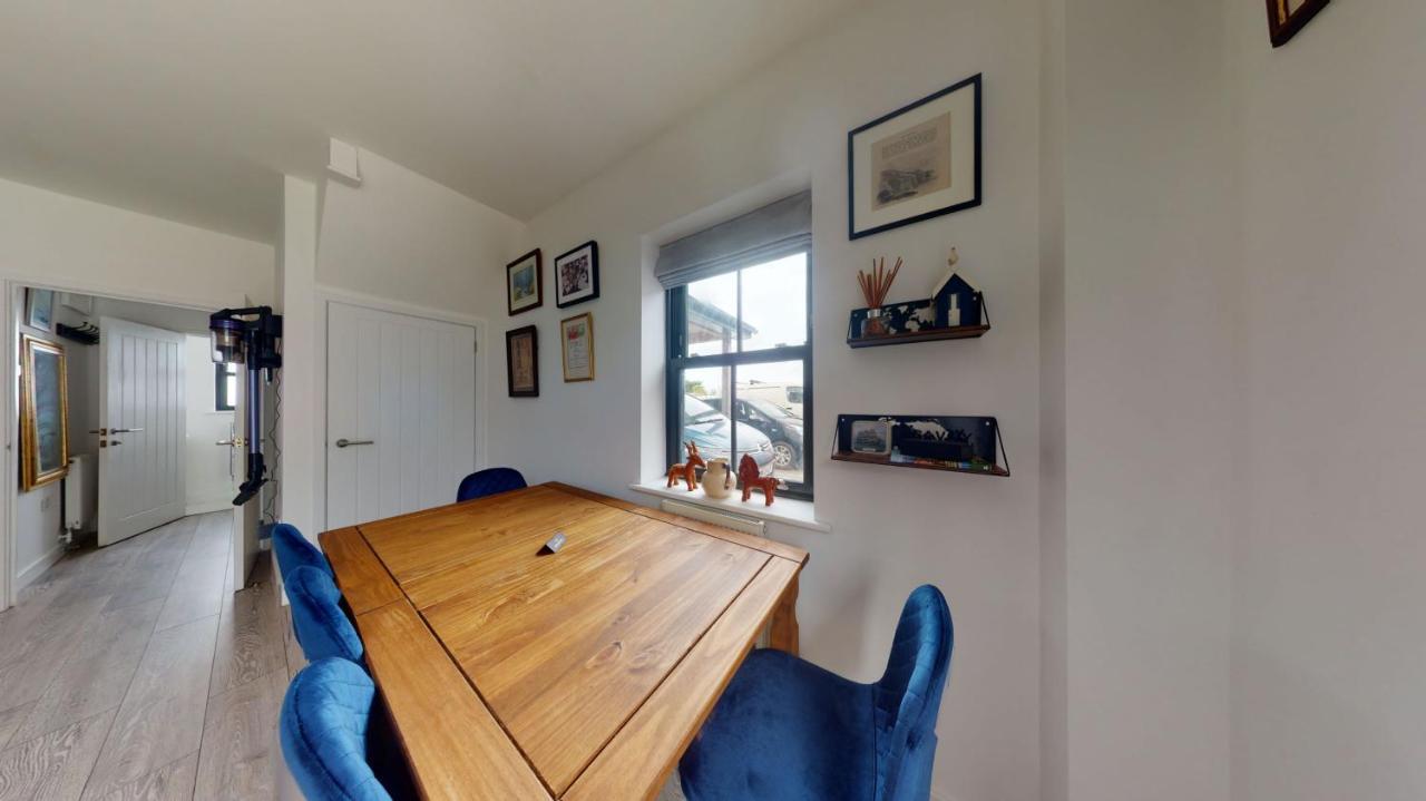 05 Queensway Gardens, Hayle Luaran gambar