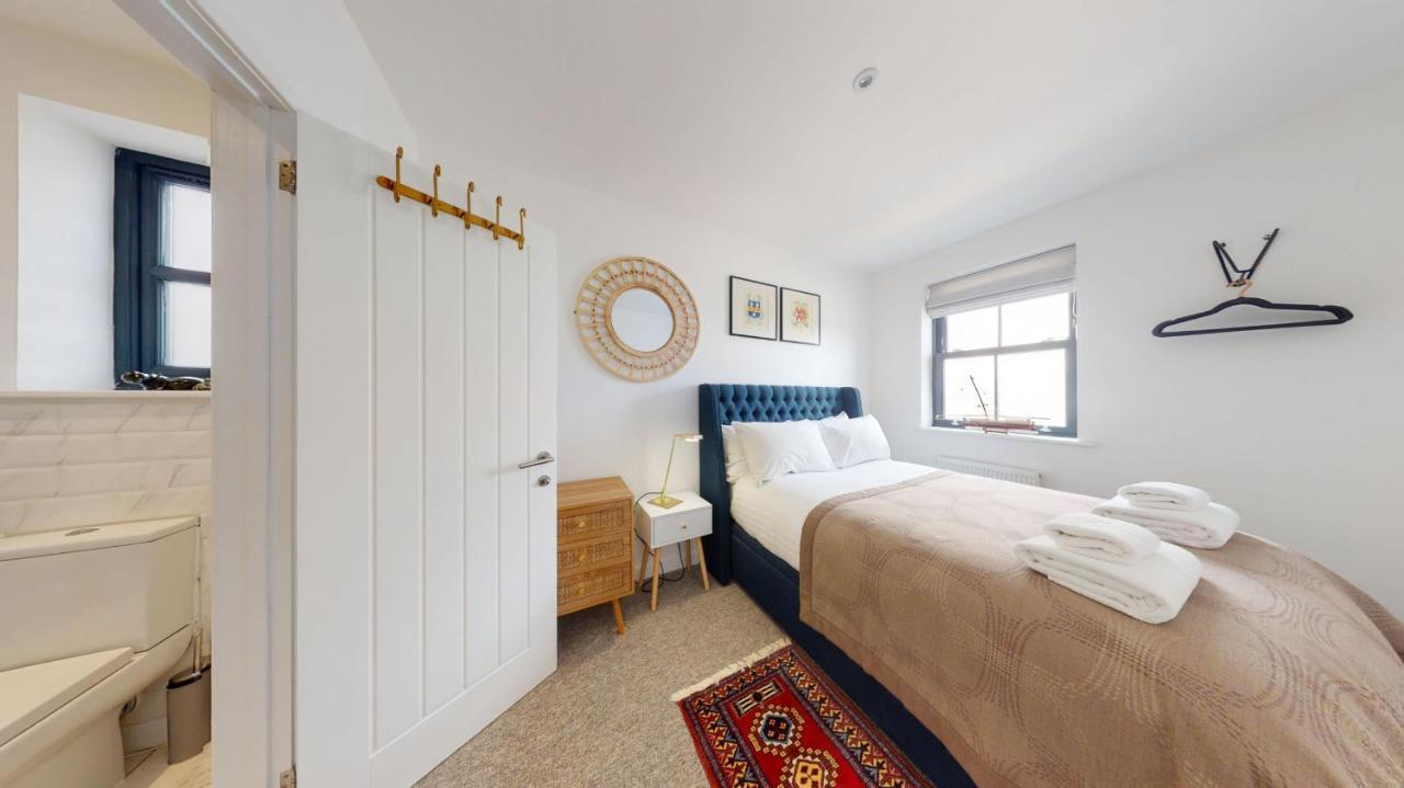 05 Queensway Gardens, Hayle Luaran gambar